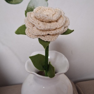 Horgolt örök rózsa. - otthon & életmód - virágdekoráció - virágok - szálas virág - Meska.hu