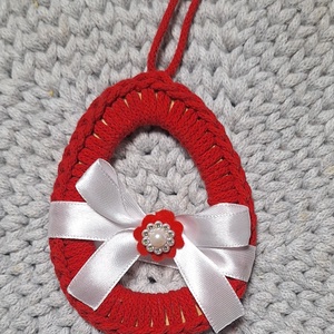 Horgolt húsvéti tojás, anyáknapi filc szív , Ünnepi díszek, dekorációk, Húsvéti díszek és dekorációk, Húsvéti tojásfadíszek, Horgolás, Hímzés, A tojások 11 x 9 cm magasak + akasztó. 
Filc szív 8 x8,5 cm.
Minőségi makraméfonalból horgolással k..., MESKA