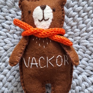 Filc maci, macik - otthon & életmód - dekoráció - fali és függő dekoráció - függődísz - Meska.hu