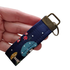 Gombás textil kulcstartó csuklóra - Meska.hu