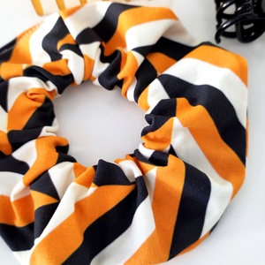 Őszi csíkos Halloween scrunchie hajgumi - M-es - ruha & divat - hajdísz & hajcsat - hajgumi - Meska.hu Őszi csíkos Halloween scrunchie hajgumi - M-es - ruha & divat - hajdísz & hajcsat - hajgumi - Meska.hu