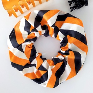 Őszi csíkos Halloween scrunchie hajgumi - M-es - Meska.hu
