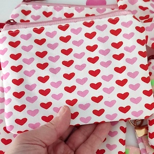 Romantikus csajos Valentin ajándékcsomag - Anyák napi ajándék válogatás szív mintás - táska & tok - neszesszer - Meska.hu