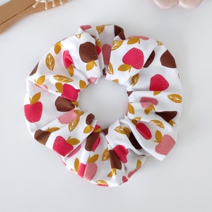 Almás fehér scrunchie hajgumi - M-es - Meska.hu