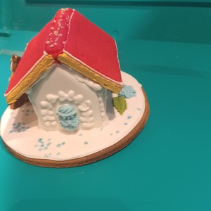 Mézeskalcs kishz piros tetővel2 - karácsony - adventi díszek - adventi asztaldísz - Meska.hu
