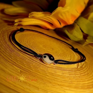 JinJang zsinórka karkötő  - ékszer - karkötő - charm karkötő - Meska.hu