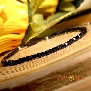 Fekete hattyú - kocka spinell karkötő , Ékszer, Karkötő, Ásványkarkötő, Csomózás, Gyöngyfűzés, gyöngyhímzés, MESKA