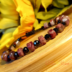 BlackPink - turmalin-spinell karkötő  - Meska.hu