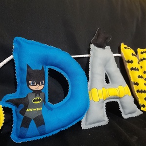 Dundi betűs girland menta színben Batman témájú- 5 betűs név - otthon & életmód - dekoráció - fali és függő dekoráció - betű & név - Meska.hu
