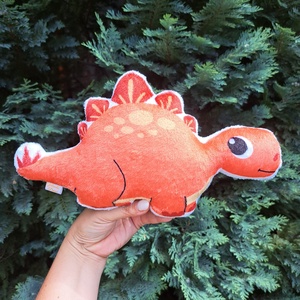 Dinó szundipajti - Stegosaurus (formapárna, járműves párna)  - otthon & életmód - babaszoba, gyerekszoba - gyerek díszpárna - Meska.hu