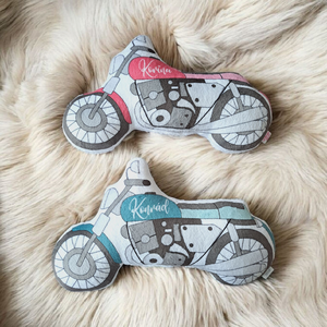 Motor szundipajti - névvel is kérhető (formapárna, járműves párna, egyedi párna)  - baba - mama - babaszoba dekoráció - gyerek díszpárna - Meska.hu