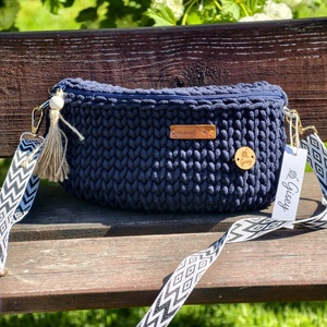 Gisey Navy kék crossbody - táska & tok - kézitáska & válltáska - vállon átvethető táska - Meska.hu