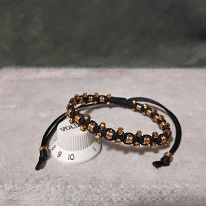 Fekete húrvég gyöngyös karkötő (méretre) - ékszer - karkötő - fonott karkötő - Meska.hu