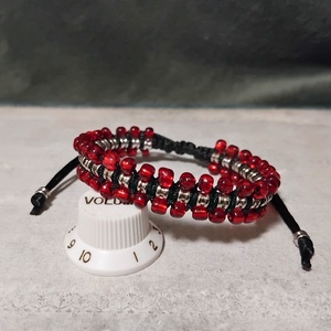 Három soros gitárgyöngy karkötő - ékszer - karkötő - fonott karkötő - Meska.hu