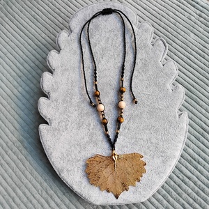 Falevél medálos nyaklánc - ékszer - nyaklánc - medálos nyaklánc - Meska.hu