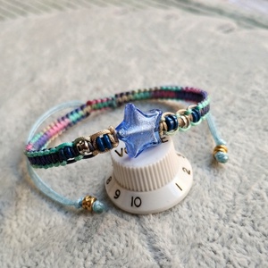 Csillagos gitárgyöngy karkötő - ékszer - karkötő - fonott karkötő - Meska.hu