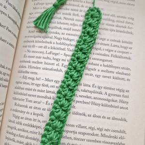 Horgolt zöld könyvjelző  egyedi kézműves darab - Meska.hu