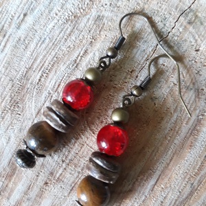 Vörös démon - tigrisszem fülbevaló - ékszer - fülbevaló - lógó fülbevaló - Meska.hu