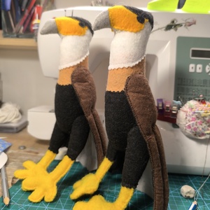 Bóbitás karakarák - Meska.hu