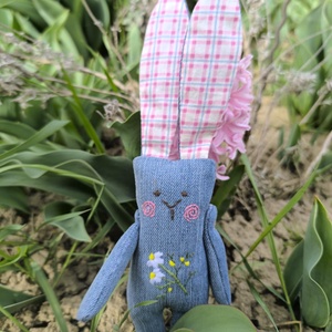 Kamilla - csúnya nyuszi, Játék & Sport, Plüssállat & Játékfigura, Nyuszi, , MESKA