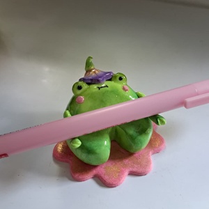 Fairy Frog pen holder - otthon & életmód - dekoráció - dekoratív figurák és szobrok - Meska.hu