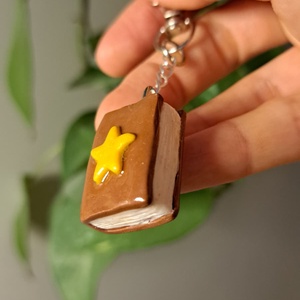 Könyves charm - fantasy - táska & tok - kulcstartó & táskadísz - táskadísz - Meska.hu