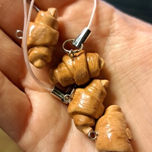 Croissant charm - táska & tok - kulcstartó & táskadísz - táskadísz - Meska.hu