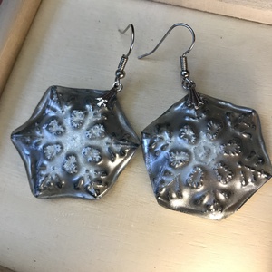 Snowflake Designer függő fülbevaló üveg-ezüst-arany nemesfém Valentin napra - ékszer - fülbevaló - lógós kerek fülbevaló - Meska.hu