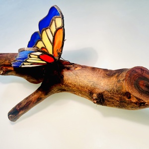 Kézműves Tiffany pillangó hangulatlámpa � USB-C, újrahasznosított cseresznyefa - Meska.hu