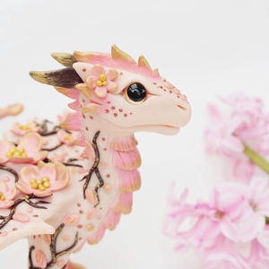 Egyedi cseresznye virág sárkány szobrocska - sakura sárkány figura  - tavaszi virágos dekoráció, Otthon & Életmód, Dekoráció, Dísztárgy, Festett tárgyak, Szobrászat, MESKA