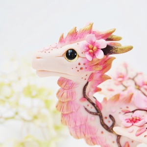 Egyedi cseresznye virág sárkány szobrocska - sakura sárkány figura  - tavaszi virágos dekoráció - otthon & életmód - dekoráció - dísztárgy - Meska.hu