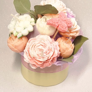 Kézműves szójaviasz virágbox � virág alakú gyertyákkal - esküvő - dekoráció - asztaldísz - Meska.hu