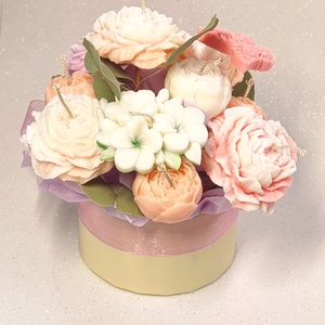 Kézműves szójaviasz virágbox � virág alakú gyertyákkal - esküvő - dekoráció - asztaldísz - Meska.hu