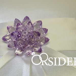 Gyűrűpárna kristály virággal és szalaggal díszítve - esküvő - kiegészítők - gyűrűtartó & gyűrűpárna - Meska.hu