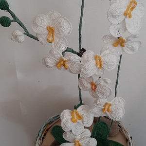 Horgolt Orchidea papír fonással készült oszlopon  -  - Meska.hu