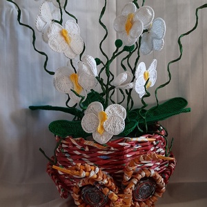 Horgolt Orchidea Papír fonással készült kaspóban  - Meska.hu