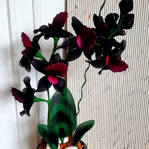 Papírfonással készült kaspóban Orhídea, viaszvirágh - otthon & lakás - dekoráció - virágdísz és tartó - csokor & virágdísz - Meska.hu