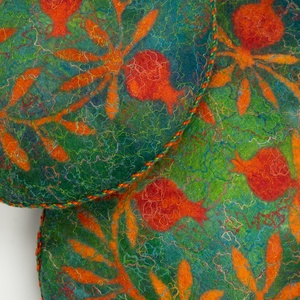 Gránátalmás nemezpárna, díszpárna  - otthon & életmód - lakástextil - párna & párnahuzat - díszpárnahuzat - Meska.hu