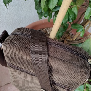 Férfi kordbársony válltáska / crossbody  - táska & tok - kézitáska & válltáska - vállon átvethető táska - Meska.hu