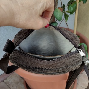 Férfi kordbársony válltáska / crossbody  - táska & tok - kézitáska & válltáska - vállon átvethető táska - Meska.hu