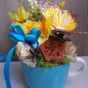 Tavaszi pillangós nárcisz kerámiabögrében - otthon & életmód - dekoráció - asztal és polc dekoráció - asztaldísz - Meska.hu