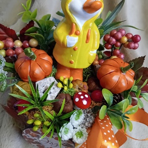 Esőkabtos kacsa kaspóban - otthon & életmód - dekoráció - dísztárgy - Meska.hu