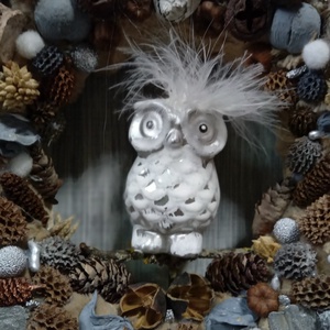 Bagoly faágon  ezüstös termésekkel - karácsony - karácsonyi lakásdekoráció - karácsonyi ajtódíszek - Meska.hu