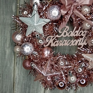 Rózaszín csillogó karácsonyi ajtódísz - karácsony - karácsonyi lakásdekoráció - karácsonyi ajtódíszek - Meska.hu