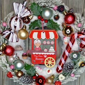 Sütiboltos ajtódísz - karácsony - karácsonyi lakásdekoráció - karácsonyi ajtódíszek - Meska.hu