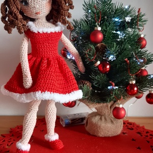 Barbie baba karácsonyi ruhában, Játék & Sport, Baba & babaház, Öltöztethető baba, Horgolás, MESKA