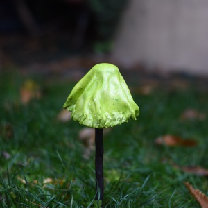 Cakkos aljú zöld gombavirág - otthon & életmód - ház & kert - kerti dísz - Meska.hu