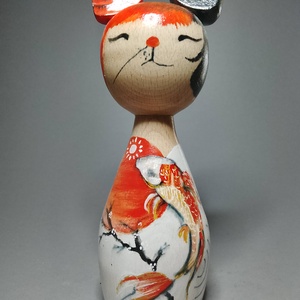 Kézzel készített egyedi Kokeshi macska - aaranyhalas mintával - művészet - más gyűjtemények - Meska.hu