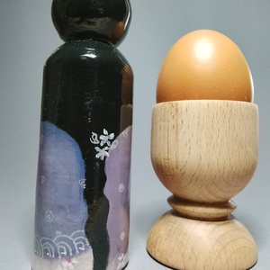 Kézzel készített egyedi Kokeshi - macska mintával, Művészet, Más gyűjtemények, Baba-és bábkészítés, Famegmunkálás, MESKA