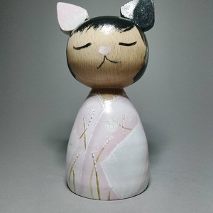 Kézzel készített egyedi Kokeshi - virág mintával - művészet - más gyűjtemények - Meska.hu